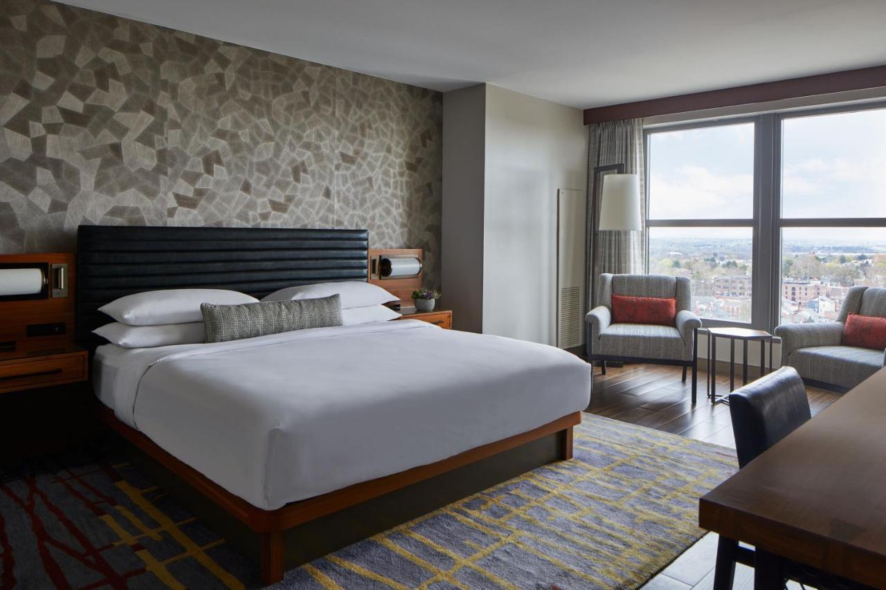 Lancaster Marriott At Penn Square Hotel Buitenkant foto