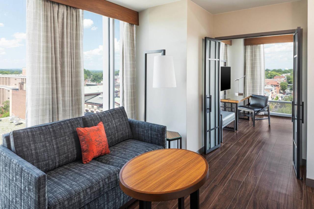 Lancaster Marriott At Penn Square Hotel Buitenkant foto