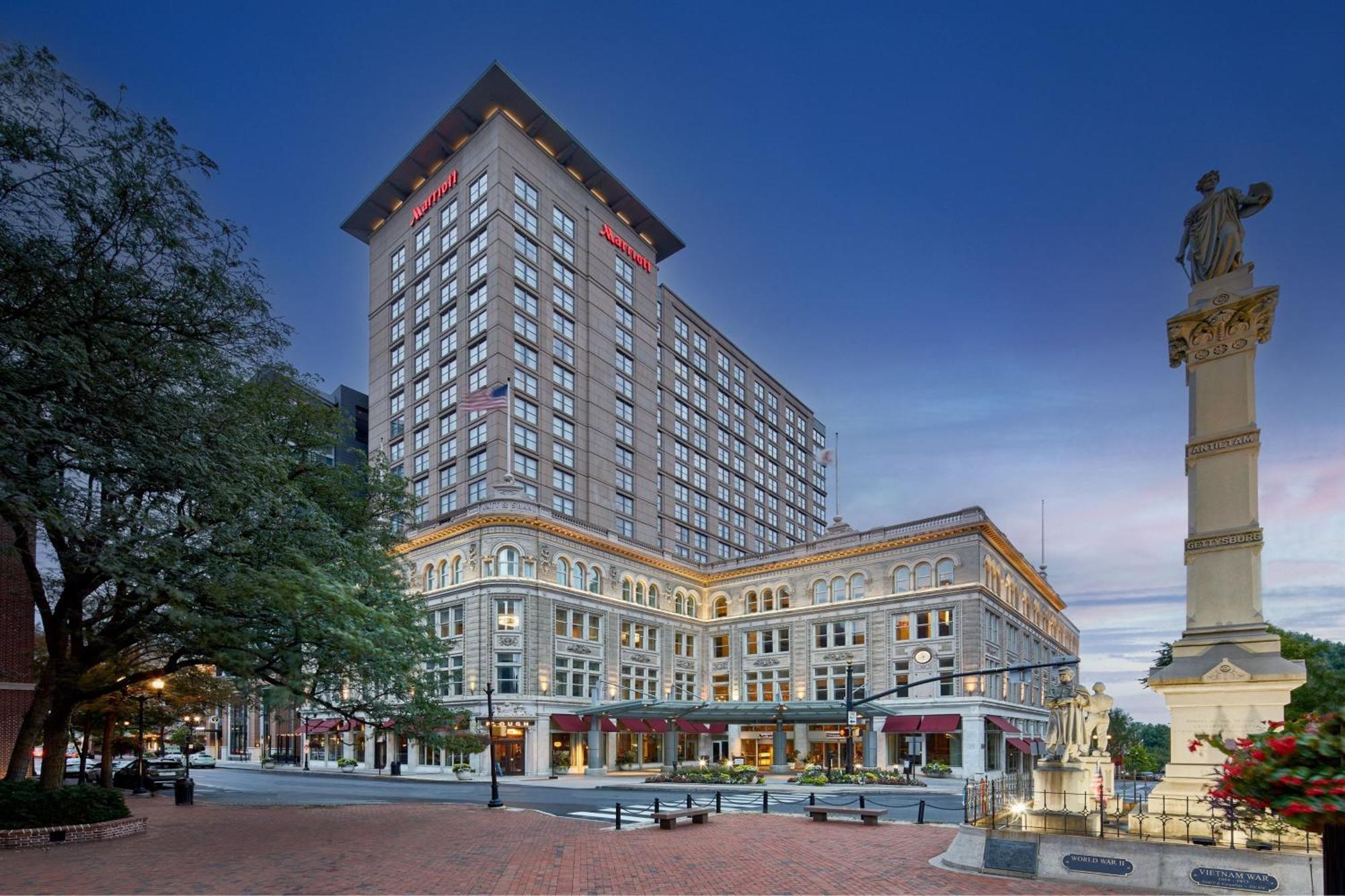 Lancaster Marriott At Penn Square Hotel Buitenkant foto